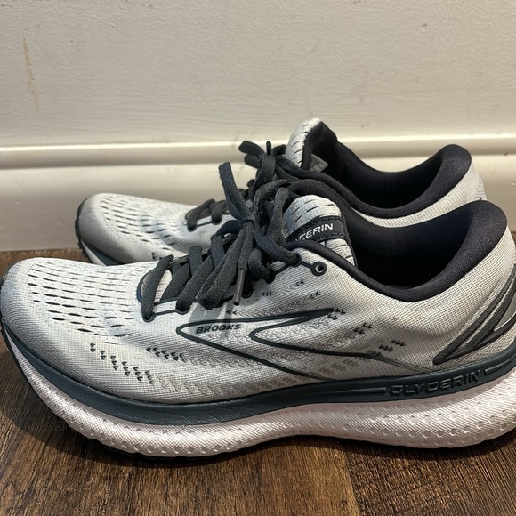 Brooks sneakers - Picture 3 of 7